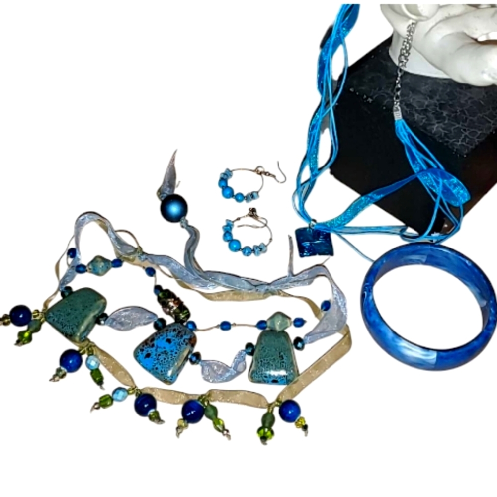 TOURQUOISE BLUE Jewelry Lot Bracelet Earrings Necklaces Stones Ribbons Beads